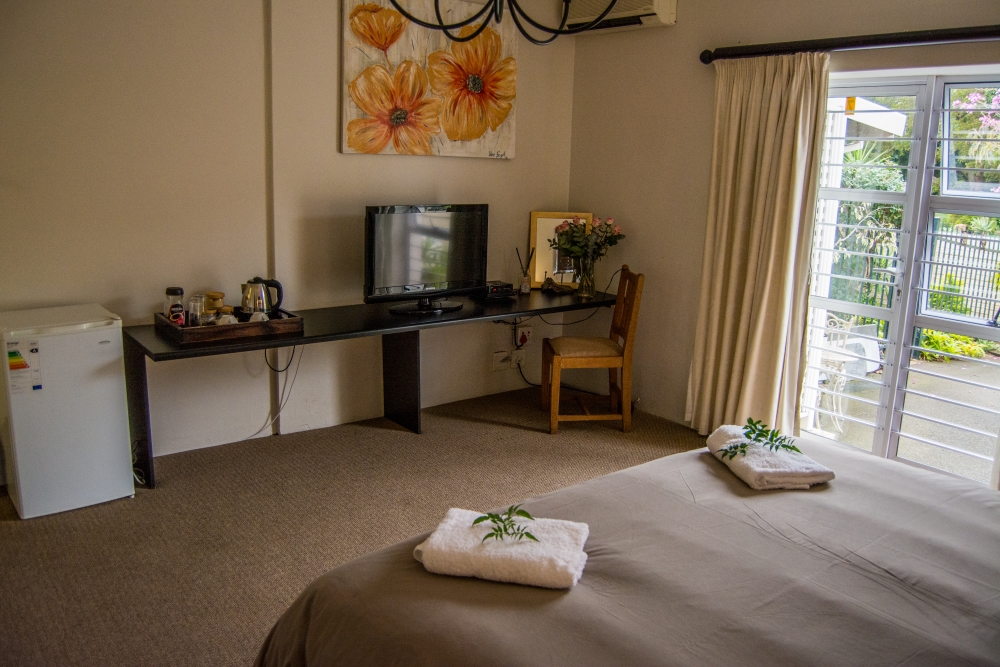Oxford-Manor-Durban-bed-breakfast-room1A4 Luxury Twin Suite, No.7